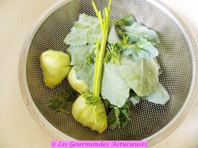 Chou-rave farci aux petits pois sur lit de verdure (Vegan)