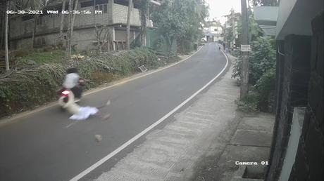 les voleurs à vélo volent le téléphone, homme traîné, travailleur migrant, travailleurs du bihar traînés, téléphone portable volé, kerala, koduvally, traîner, voleurs, vol, braquage, ali akbar, Sanu Krishnan, Shamnas Abdurahiman