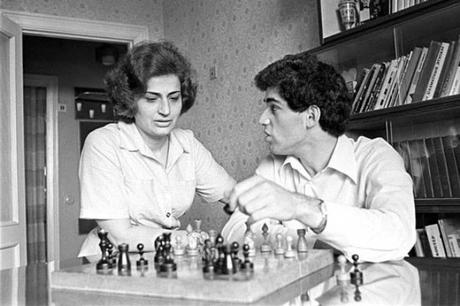 Garry Kasparov, de la suprématie dans le jeu d'échecs au combat politique contre Vladimir Poutine