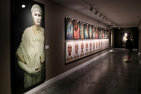 Rolston déploie la magie dans “Art People: The Pageant Portraits” Rolston déploie la magie dans “Art People: The Pageant Portraits”