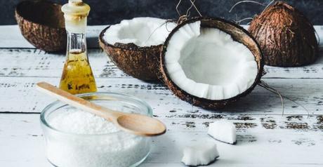 Comment utiliser l’huile de noix de coco pour les cheveux ?