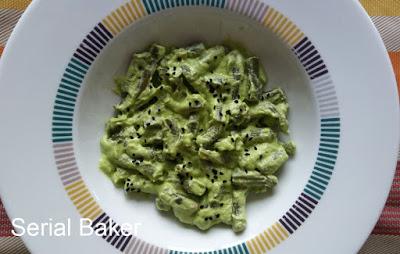 Salade de haricots verts, mousse de cosse de petits pois et graines de nigelle Salade de haricots verts, mousse de cosse de petits pois et graines de nigelle