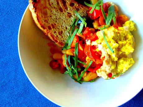 Shakshuka avec oeuf végétal Shakshuka avec oeuf végétal