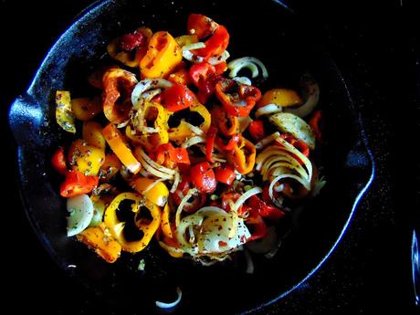 Shakshuka avec oeuf végétal Shakshuka avec oeuf végétal