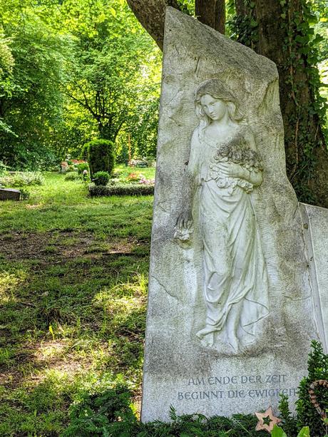 Westfriedhof München — 12 Bilder /  12 photos  — Cimetière de l'ouest à Munich