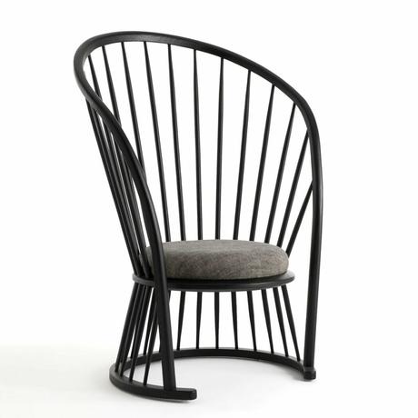 fauteuil Windsor moderne élancé en bois barreaux rond