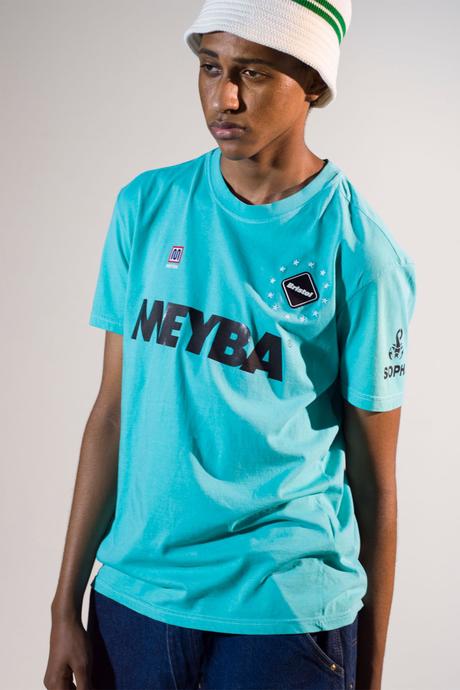 Le FC Real Bristol drop ses nouveaux maillots