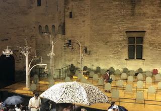 La Cerisaie d’Anton Tchekhov mise en scène par Tiago Rodriguez dans la Cour d’honneur du Palais des papes La Cerisaie d’Anton Tchekhov mise en scène par Tiago Rodriguez dans la Cour d’honneur du Palais des papes