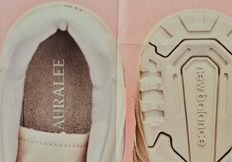 AURALEE revisite la New Balance P550