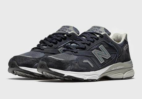La New Balance 920 arrive dans un coloris Navy