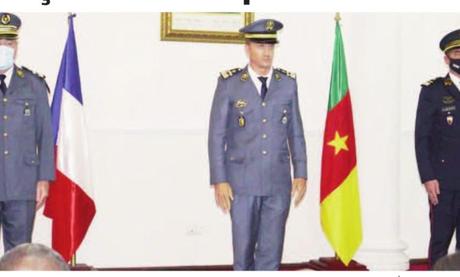 Coopération militaire : Trois officiers français décorés par Beti Assomo