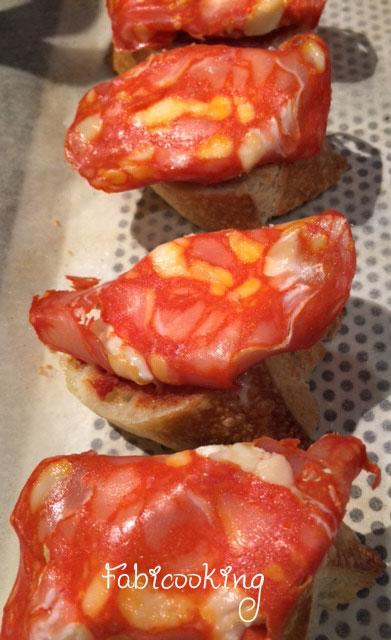 Tartine chèvre et chorizo pour l’apéro Tartine chèvre et chorizo pour l’apéro