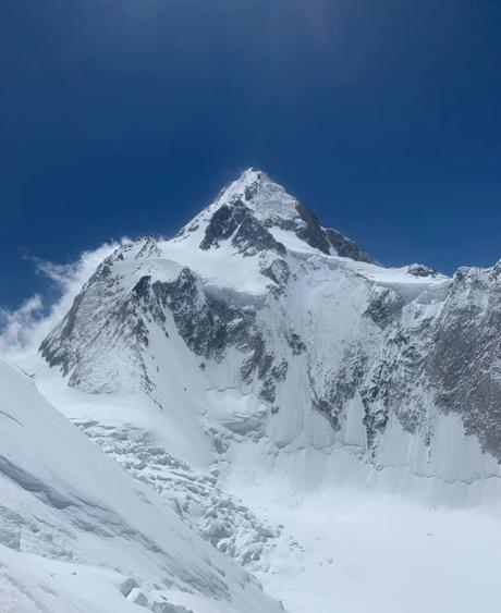 Quatre français descendent le Gasherbrum II à skis