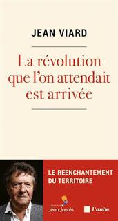 La révolution que l'on annonçait est arrivée La révolution que l'on annonçait est arrivée