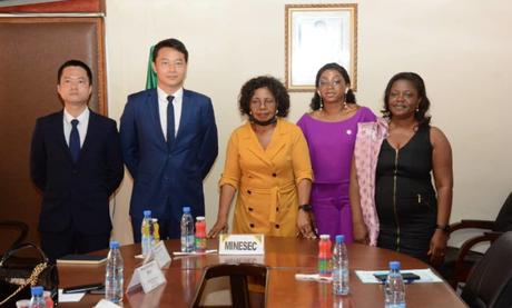 Formation et transfert de compétences : Nalova Lyonga apprécie l’offre et le savoir-faire de HUAWEI