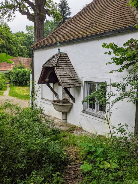 Dörfchen im Schlosspark Nymphenburg — 13 Bilder — Le petit village dans le parc du château de Nymphenburg en 13 photos