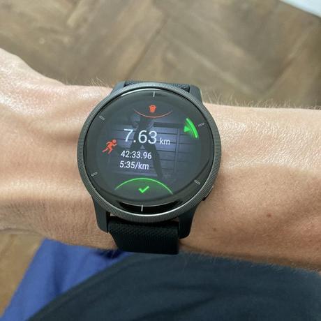 Test Garmin Venu 2 : superbe écran et cardio plus précis Garmin Venu 2 running