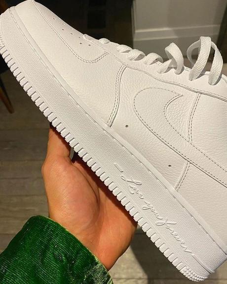 Voici les premières images des deux paires de Nike x Drake Voici les premières images des deux paires de Nike x Drake