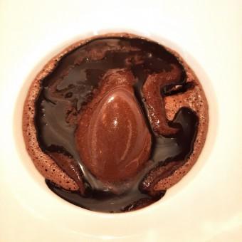 Mousse chocolat chaude, sorbet cacao © Patrick Faus