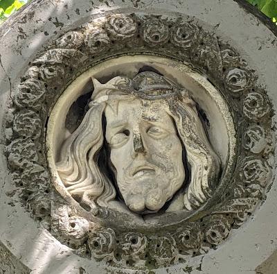 Ewige Ruhe — Westfriedhof München — 15 Bilder / 15 photos  — Repos éternel au Cimetière de l'ouest de Munich