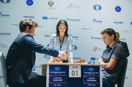 Coupe du monde d'échecs avec la patineuse russe Evgenia Medvedeva
