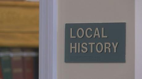 Lee Co. Library propose une technologie pour transformer les VHS en fichiers numériques Il est situé dans la section d'histoire locale de la bibliothèque