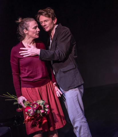 Avignon 2021 – Jubiler : une exploration universelle du couple à l’épreuve du temps Avignon 2021 – Jubiler : une exploration universelle du couple à l’épreuve du temps