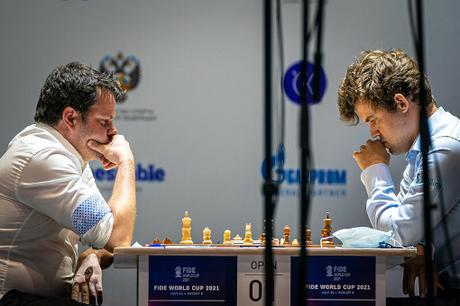 Un pied en demi-finale de la coupe du monde d'échecs pour Magnus Carlsen