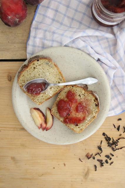 Cuillère et saladier : Confiture pêche blanches-hibiscus