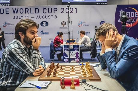 Bacrot éliminé par Carlsen en coupe du monde d'échecs