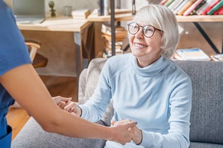 Seniors : isolement social, comment y remédier ? Seniors : isolement social, comment y remédier ?