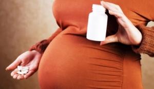 ASPIRINE et FAUSSE-COUCHE: Même à faible dose, elle peut compromettre la grossesse ASPIRINE et FAUSSE-COUCHE: Même à faible dose, elle peut compromettre la grossesse