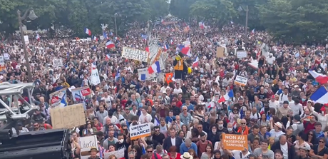 Une des quatre manifestations contre le passe sanitaire et pour la liberté  du 31 juillet 2021 à Paris 