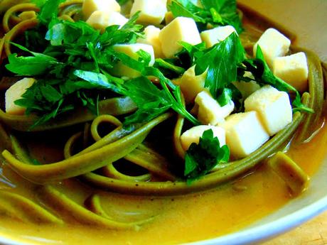 Poutine de pâtes { ou sauce papa } Poutine de pâtes { ou sauce papa }