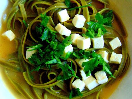 Poutine de pâtes { ou sauce papa } Poutine de pâtes { ou sauce papa }