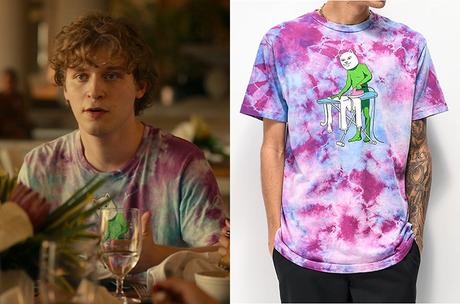 THE WHITE LOTUS : Quinn’s “laundry day” print t-shirt