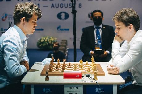Jan-Krzysztof Duda bat le champion du monde des échecs Magnus Carlsen Jan-Krzysztof Duda bat le champion du monde des échecs Magnus Carlsen