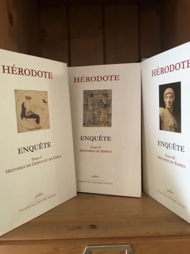 Sur les étagères de ma bibliothèque