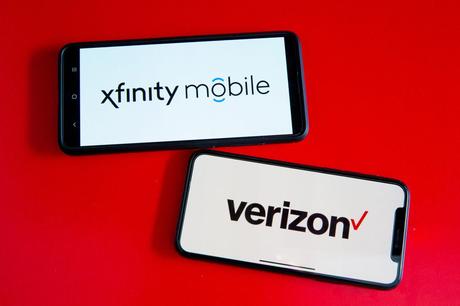 Google Fi, Mint Mobile, Visible : quels réseaux sans fil les petits fournisseurs utilisent-ils ? xfinity-mobile-versus-verizon-mobile-wireless-network-service-provider-review-cnet-2021-02