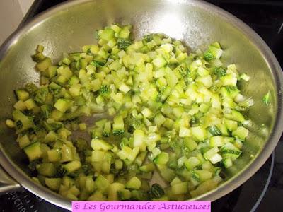 Pâtes tout en verdure (plantes sauvages, courgette, mélothries  roquette) (Vegan)