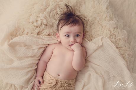 Photographe bébé 5 mois en studio Le Vésinet
