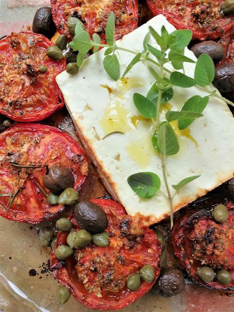 Tomates à la provençale & feta rôtie Tomates à la provençale & feta rôtie