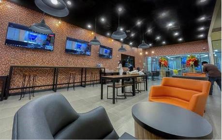 Le pôle recrutement d'Afni Philippines dispose d'espaces dédiés pour ses équipes et d'un espace d'offres d'emploi au deuxième étage.