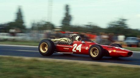 Portrait d’un colosse unique – 5 récits sur Enzo Ferrari, 33 ans après sa mort GettyImages-590680019 (1).jpg