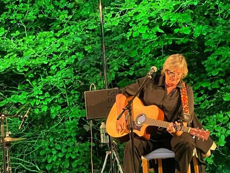 Concert sous les arbres ... B.J. Scott avec en guest Jérémie - à Finnevaux , le 14 août 2021