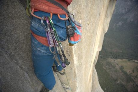 Coros annonce 2 montres GPS (Vertix 2 & Pace 2) et des mises à jour (Vertix & Apex Pro) Coros Vertix 2 mousqueton