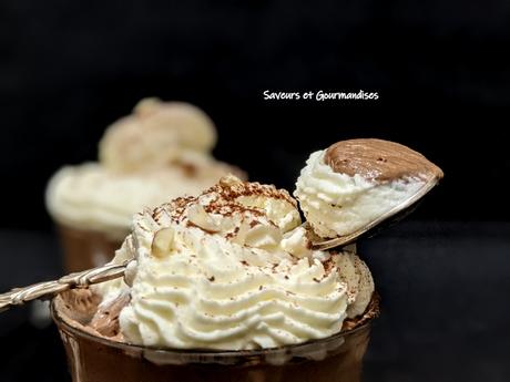 Mousse au Chocolat et aux Noisettes.