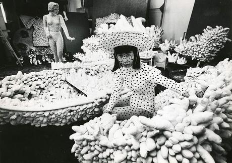 YAYOI KUSAMA – A RETROSPECTIVE YAYOI KUSAMA – A RETROSPECTIVE