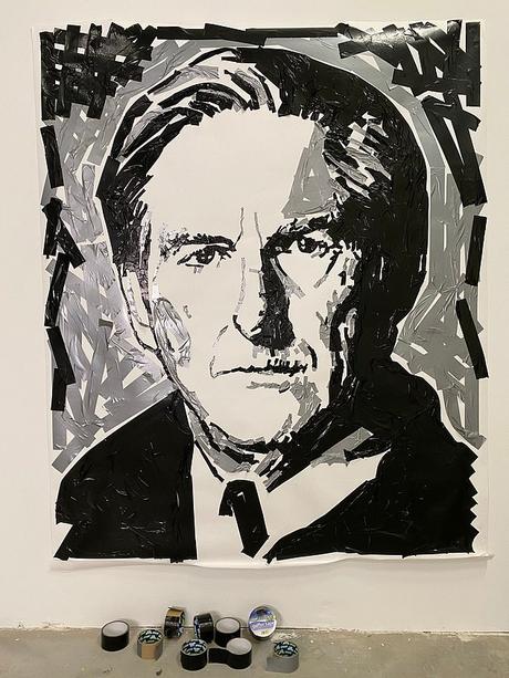 7. Ligne de beauté : Nathan utilise du ruban adhésif pour ce téléviseur en cuivre