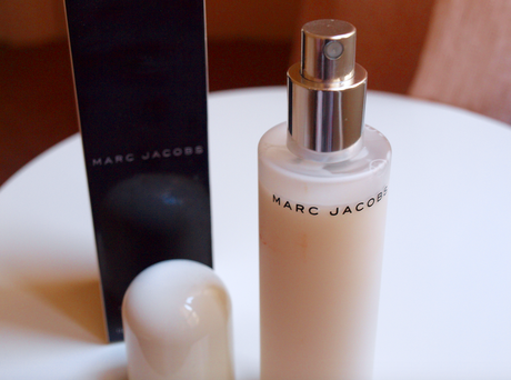 Brume Fixatrice Noix de Coco – Marc Jacobs